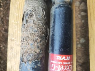 bontott DACIA DUSTER Hátsó Lengéscsillapító Pár