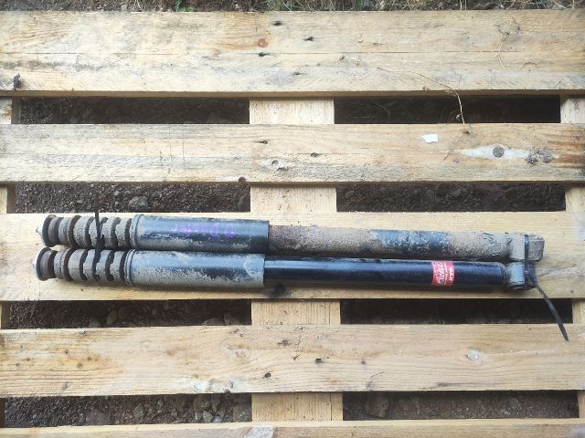 bontott DACIA DUSTER Hátsó Lengéscsillapító Pár