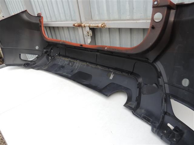 bontott DACIA DUSTER Hátsó Lökhárító (Részeivel)