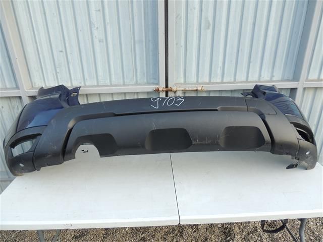 bontott DACIA DUSTER Hátsó Lökhárító (Részeivel)