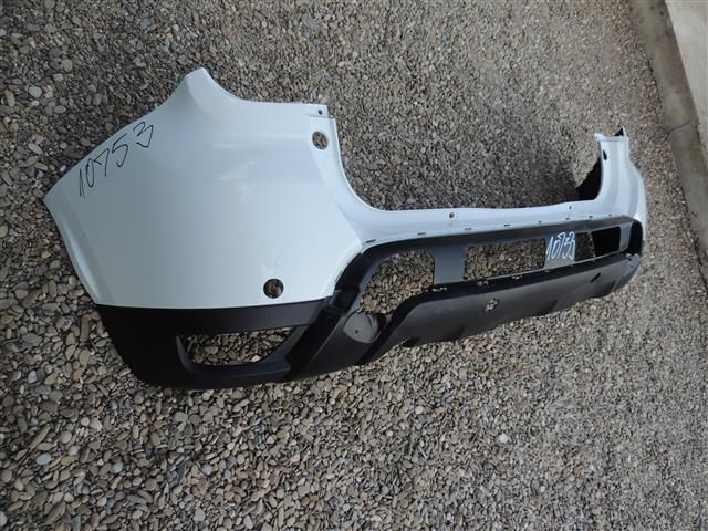 bontott DACIA DUSTER Hátsó Lökhárító (Részeivel)