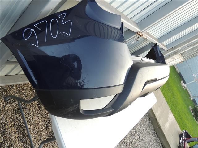 bontott DACIA DUSTER Hátsó Lökhárító (Részeivel)