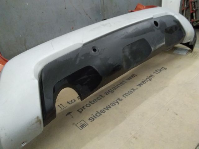 bontott DACIA DUSTER Hátsó Lökhárító (Részeivel)