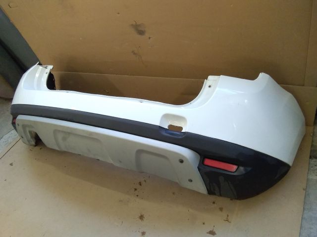 bontott DACIA DUSTER Hátsó Lökhárító (Részeivel)