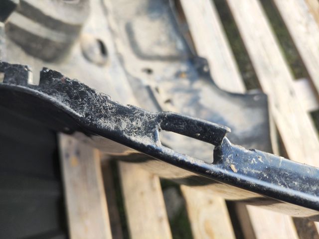 bontott DACIA DUSTER Hátsó Lökhárító (Üresen)