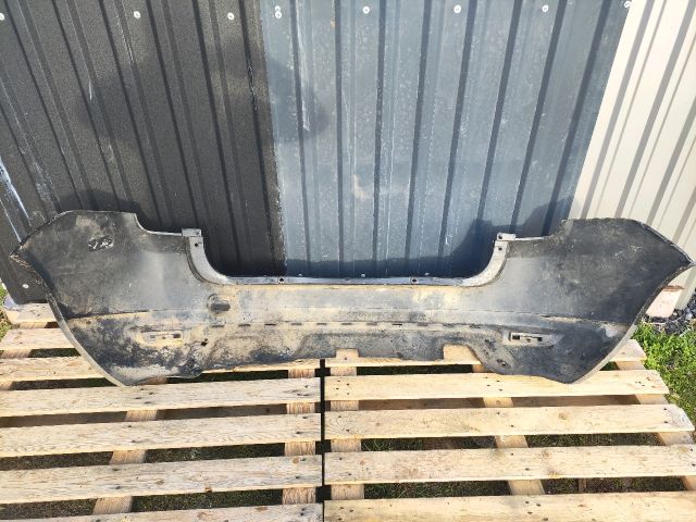 bontott DACIA DUSTER Hátsó Lökhárító (Üresen)