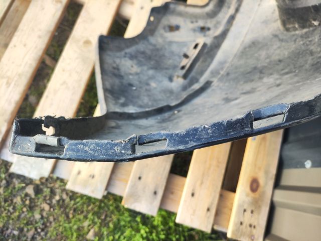 bontott DACIA DUSTER Hátsó Lökhárító (Üresen)