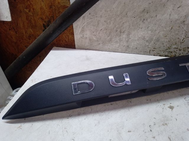 bontott DACIA DUSTER Hátsó Rendszámtábla Világítás