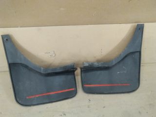 bontott DACIA DUSTER Hátsó Sárvédő Gumi Pár