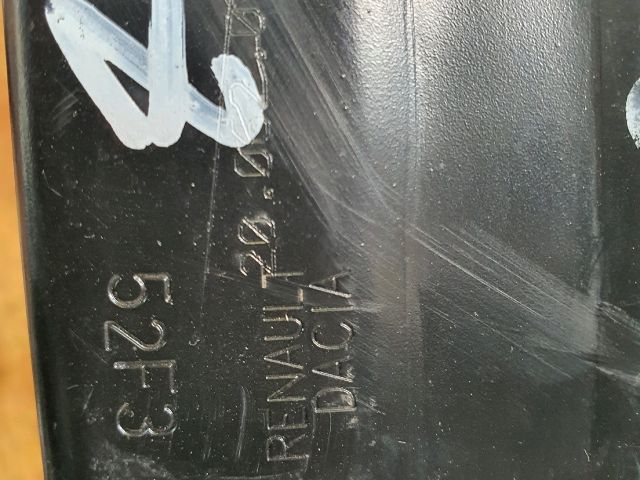 bontott DACIA DUSTER Homlokfal (Üres lemez)