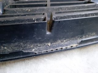 bontott DACIA DUSTER Hűtőrács