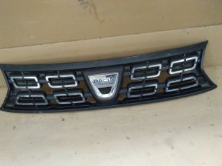 bontott DACIA DUSTER Hűtőrács