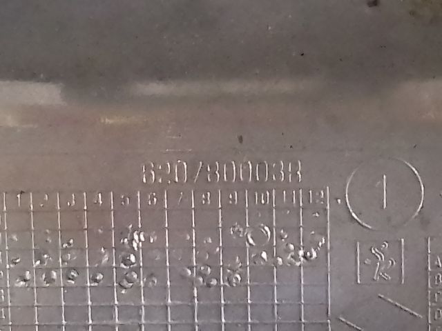 bontott DACIA DUSTER Hűtőrács