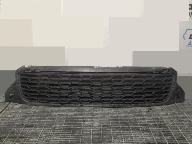 bontott DACIA DUSTER Hűtőrács