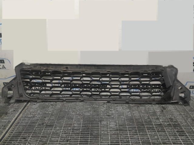 bontott DACIA DUSTER Hűtőrács