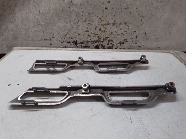 bontott DACIA DUSTER Hűtőrács