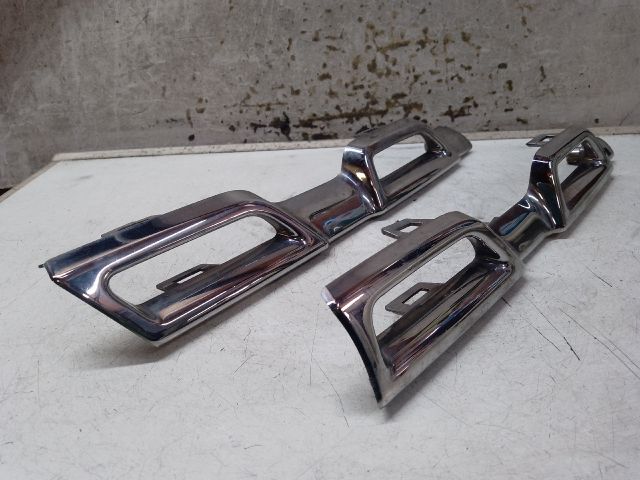 bontott DACIA DUSTER Hűtőrács