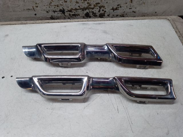 bontott DACIA DUSTER Hűtőrács