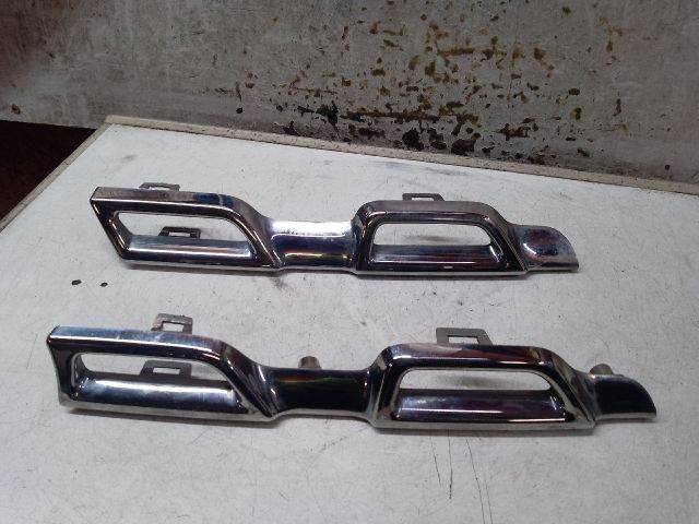 bontott DACIA DUSTER Hűtőrács