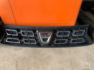 bontott DACIA DUSTER Hűtőrács