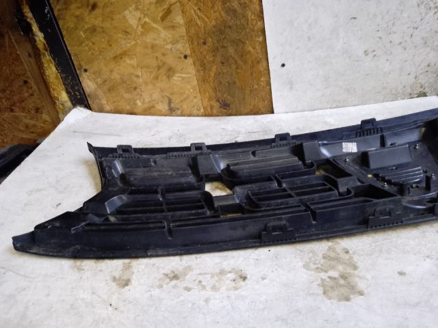 bontott DACIA DUSTER Hűtőrács