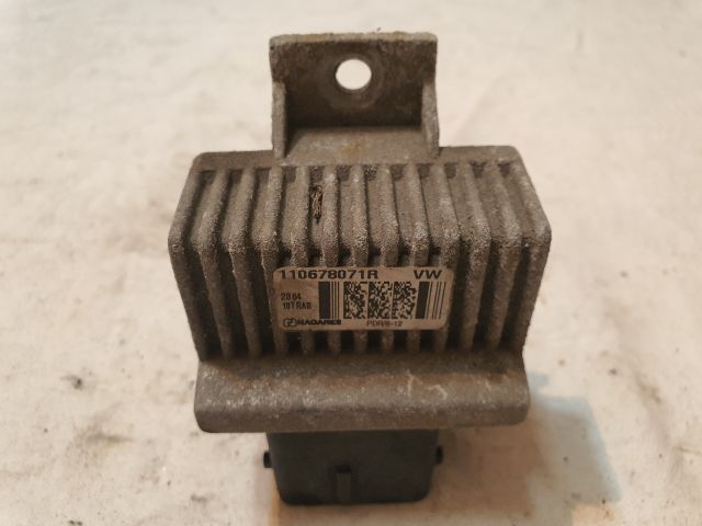 bontott DACIA DUSTER Izzító Relé