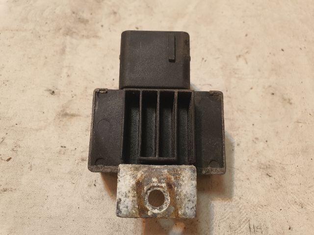 bontott DACIA DUSTER Izzító Relé