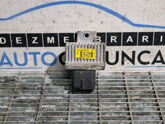 bontott DACIA DUSTER Izzító Relé