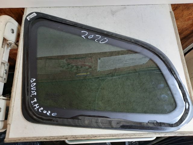 bontott DACIA DUSTER Jobb C Oszlop Oldalablak Üveg