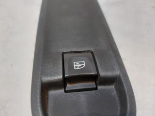 bontott DACIA DUSTER Jobb első Ablakemelő Kapcsoló