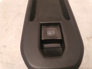 bontott DACIA DUSTER Jobb első Ablakemelő Kapcsoló