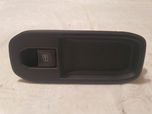 bontott DACIA DUSTER Jobb első Ablakemelő Kapcsoló