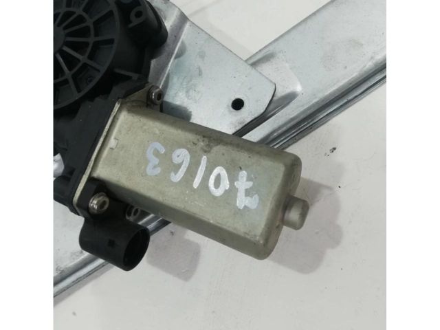 bontott DACIA DUSTER Jobb első Ablakemelő Szerkezet (Elektromos)