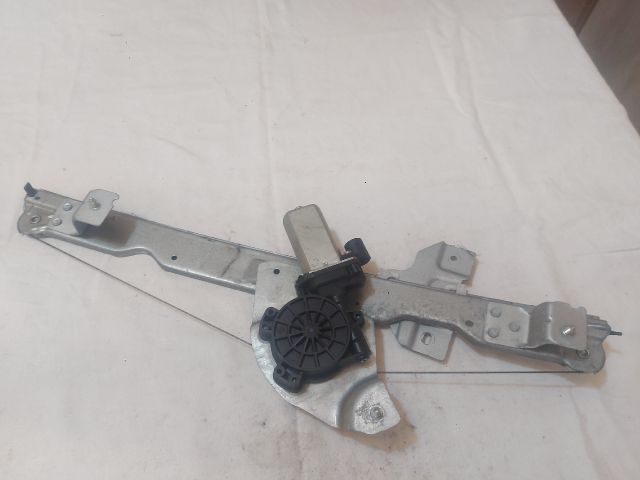bontott DACIA DUSTER Jobb első Ablakemelő Szerkezet (Elektromos)