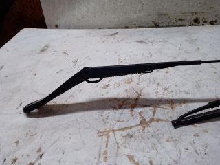 bontott DACIA DUSTER Jobb első Ablaktörlő Kar