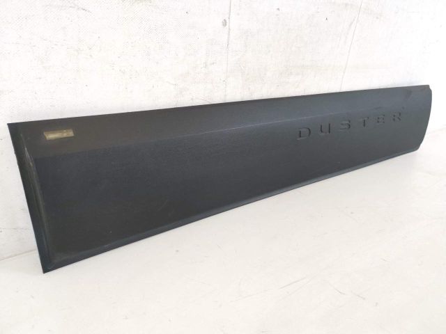 bontott DACIA DUSTER Jobb első Ajtó Díszléc