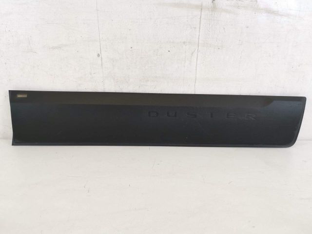 bontott DACIA DUSTER Jobb első Ajtó Díszléc