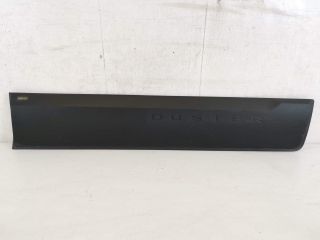 bontott DACIA DUSTER Jobb első Ajtó Díszléc