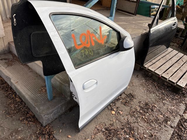 bontott DACIA DUSTER Jobb első Ajtó (Részeivel)