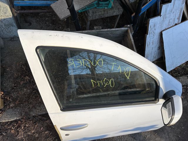 bontott DACIA DUSTER Jobb első Ajtó (Részeivel)