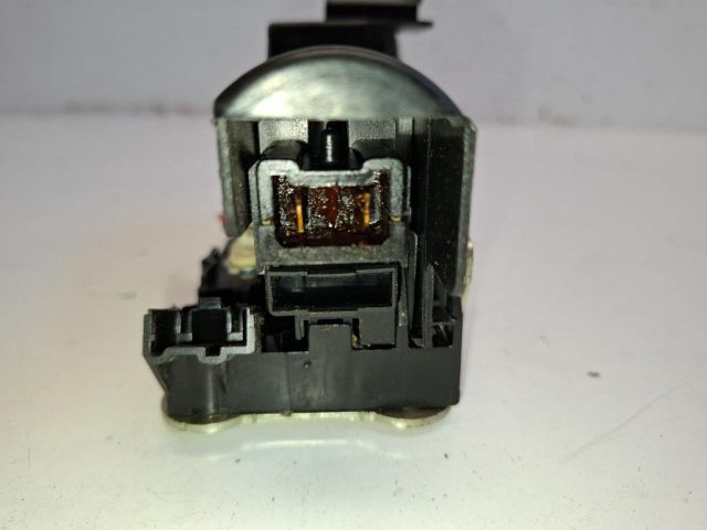 bontott DACIA DUSTER Jobb első Ajtózár