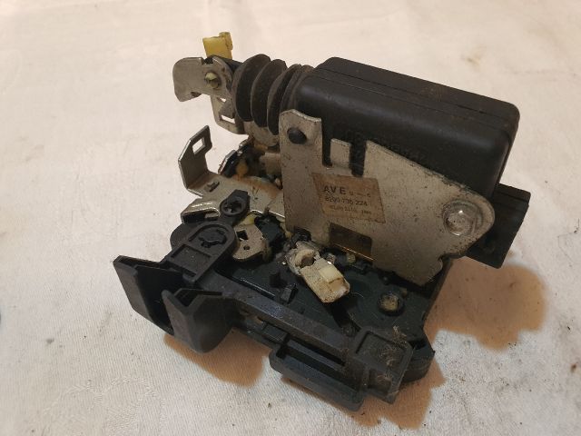 bontott DACIA DUSTER Jobb első Ajtózár