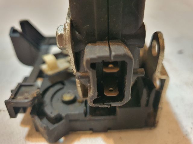 bontott DACIA DUSTER Jobb első Ajtózár