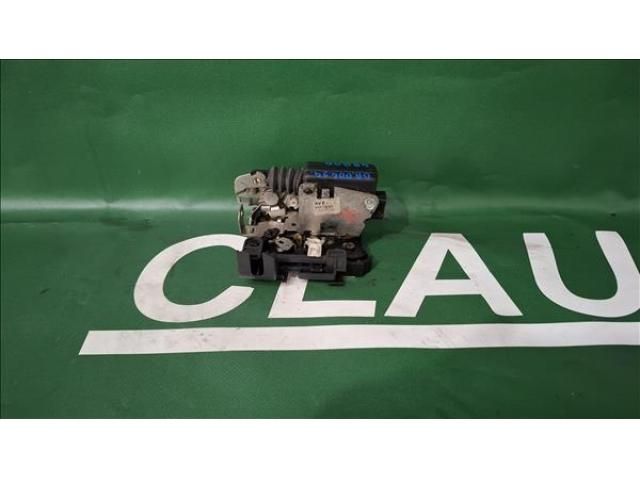 bontott DACIA DUSTER Jobb első Ajtózár