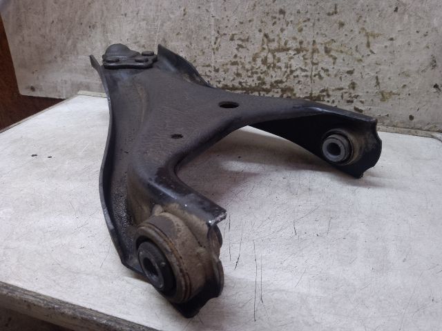 bontott DACIA DUSTER Jobb első Alsó Lengőkar