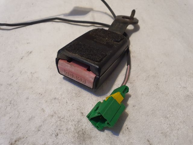 bontott DACIA DUSTER Jobb első Biztonsági Öv Csat