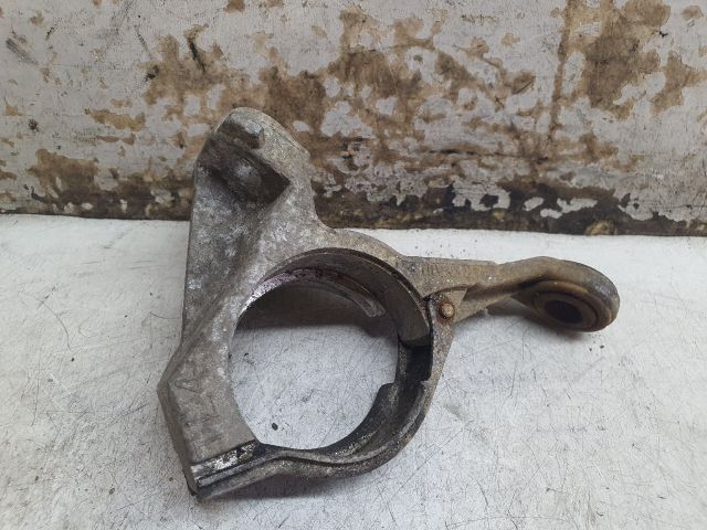 bontott DACIA DUSTER Jobb első Féltengely Tartó