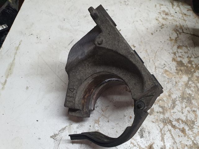 bontott DACIA DUSTER Jobb első Féltengely Tartó