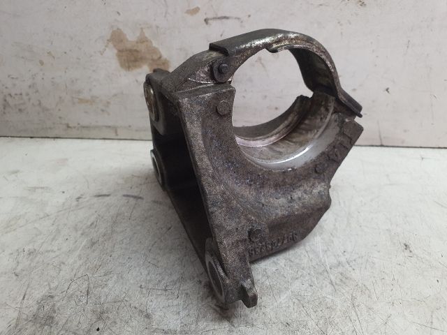 bontott DACIA DUSTER Jobb első Féltengely Tartó