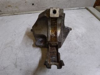 bontott DACIA DUSTER Jobb első Féltengely Tartó